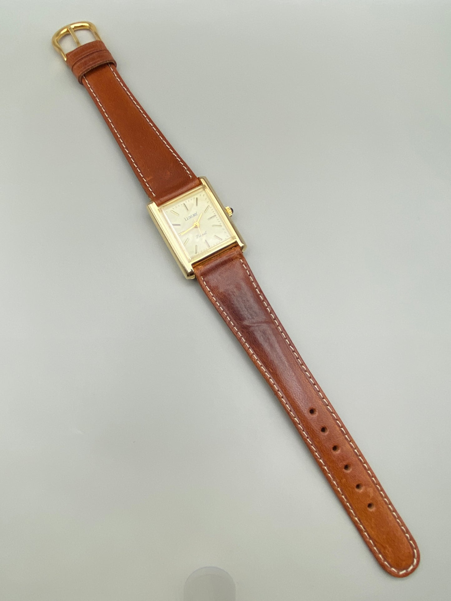 Montre Vintage Luxury Finest 80s – Mouvement automatique, dorée avec bracelet cuir neuf