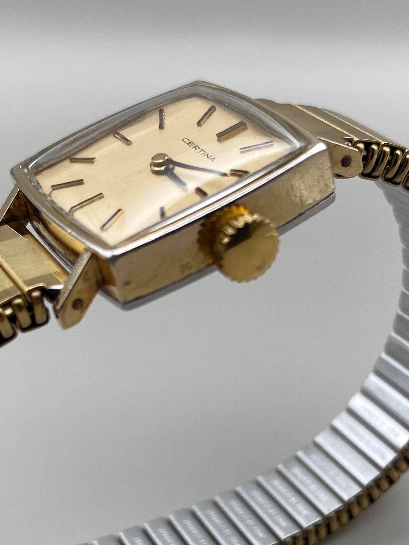 Montre Certina Vintage Femme – Carrée mécanique 70s