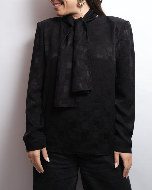 Chemisier vintage couture en Soie de chez Gianni Versace – lavallière amovible, noir texturé