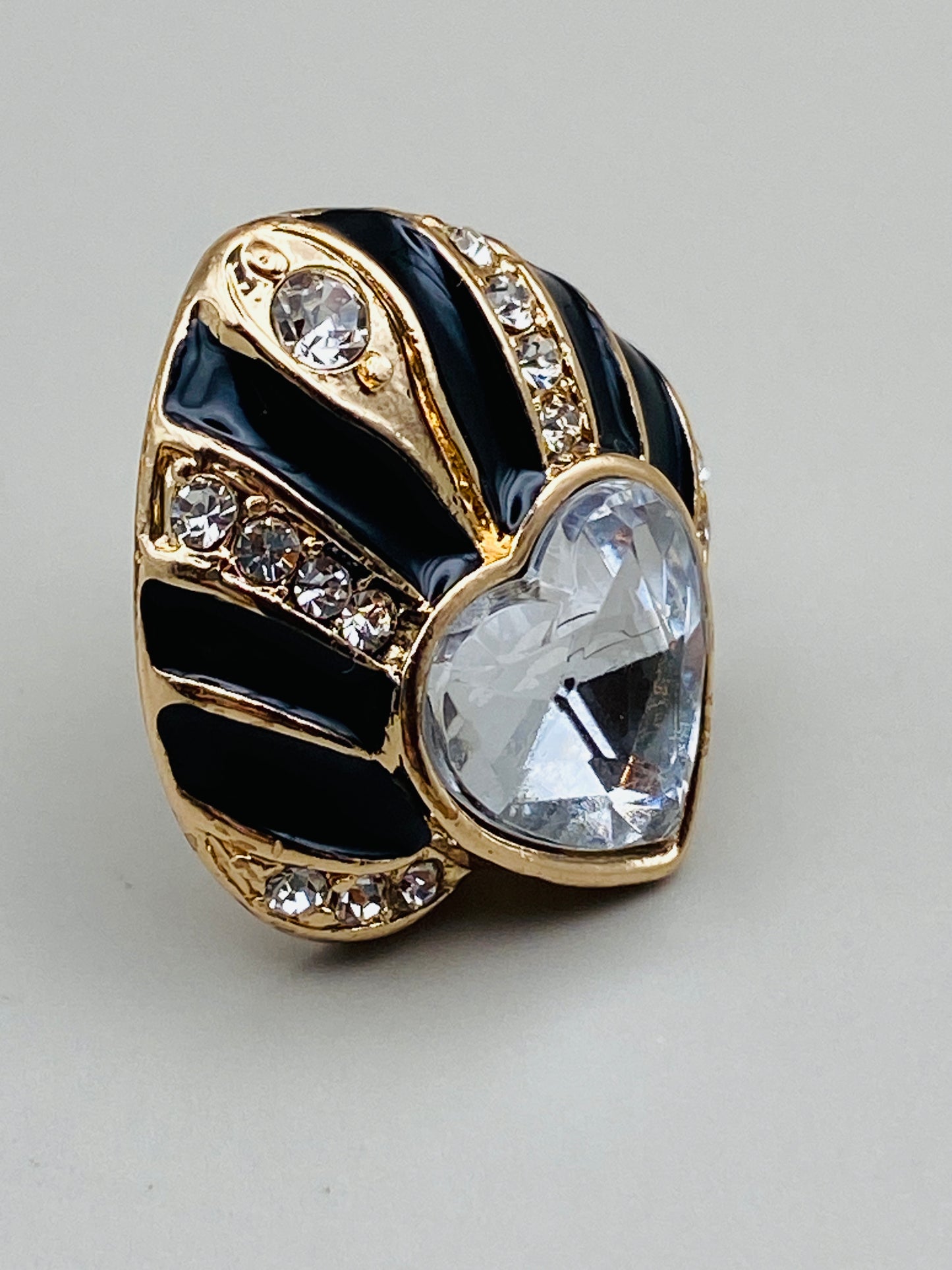 Boucles d’oreilles vintage cœur – Émail noir & cristaux