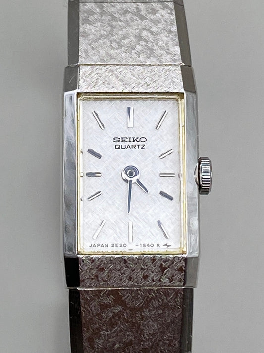 Montre mini Seiko Vintage Rectangulaire – Minimalisme 90s