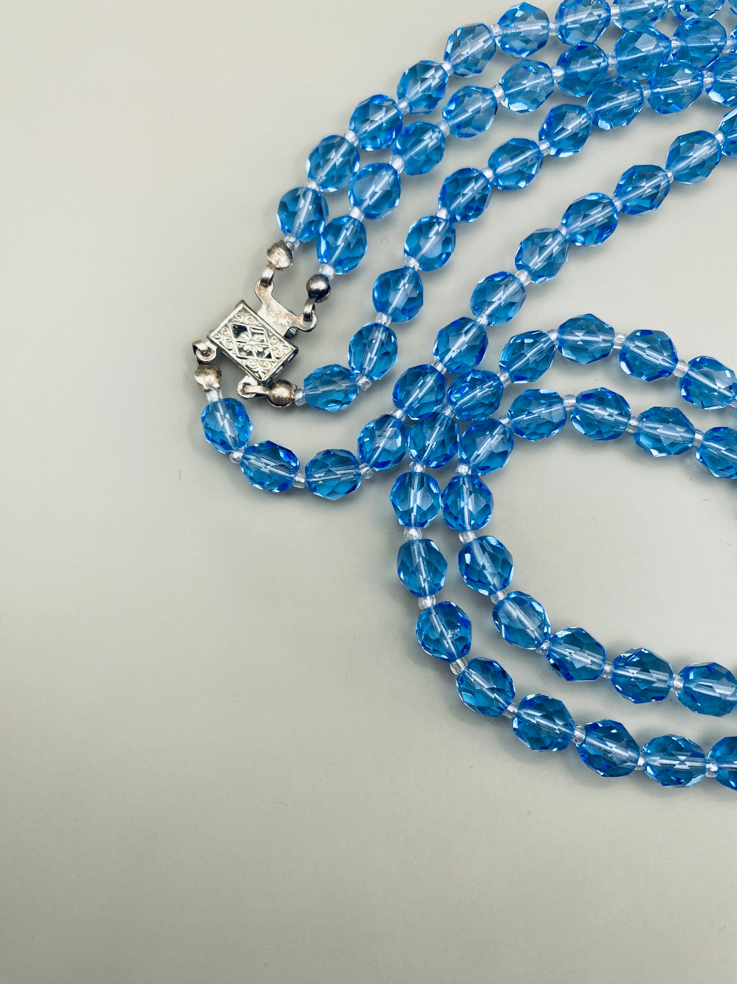 Collier Vintage en perles de verre bleues