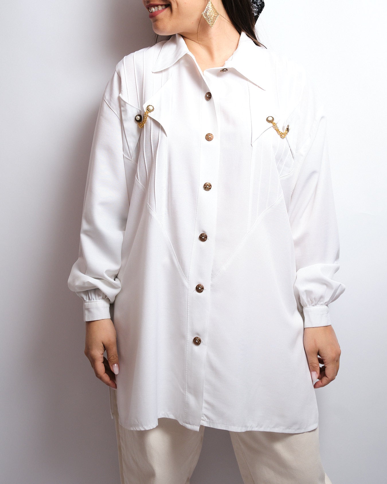 Vintage white 90s blouse – gold details, couture spirit