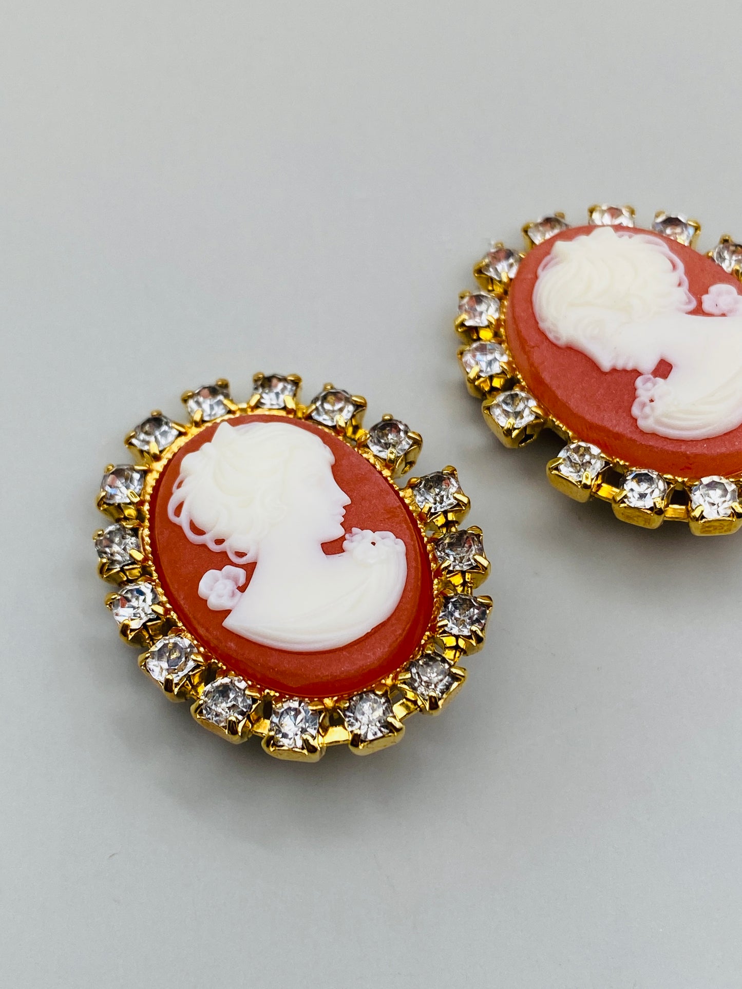 Vintage Italian cameo clip-on earrings – Le De Gaspar