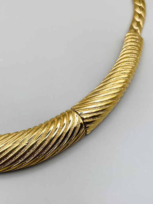 Collier Pierre Lang vintage – plastron doré texturé