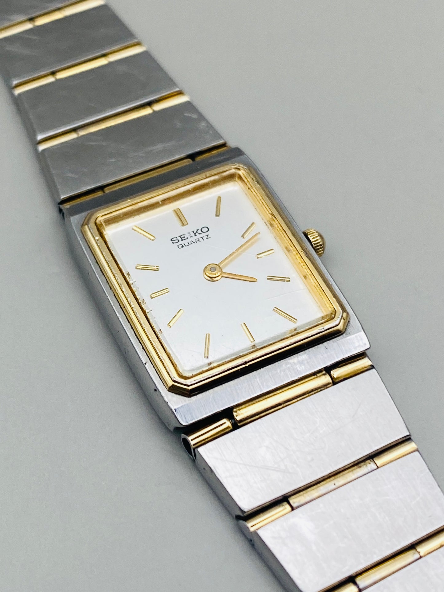 Montre Seiko Vintage Bicolore – Élégance 80s petit poignet