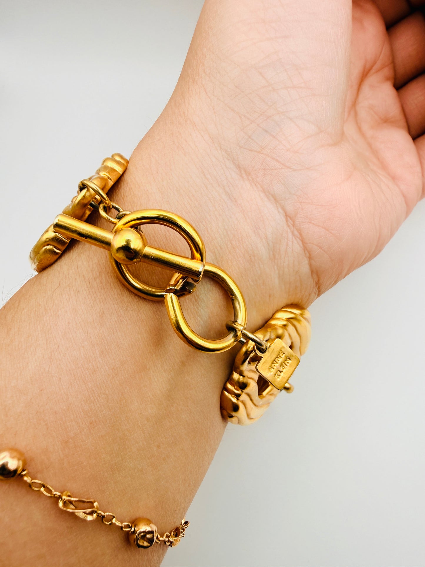 Parure vintage Anne Klein – Bracelet et boucles d’oreilles dorés