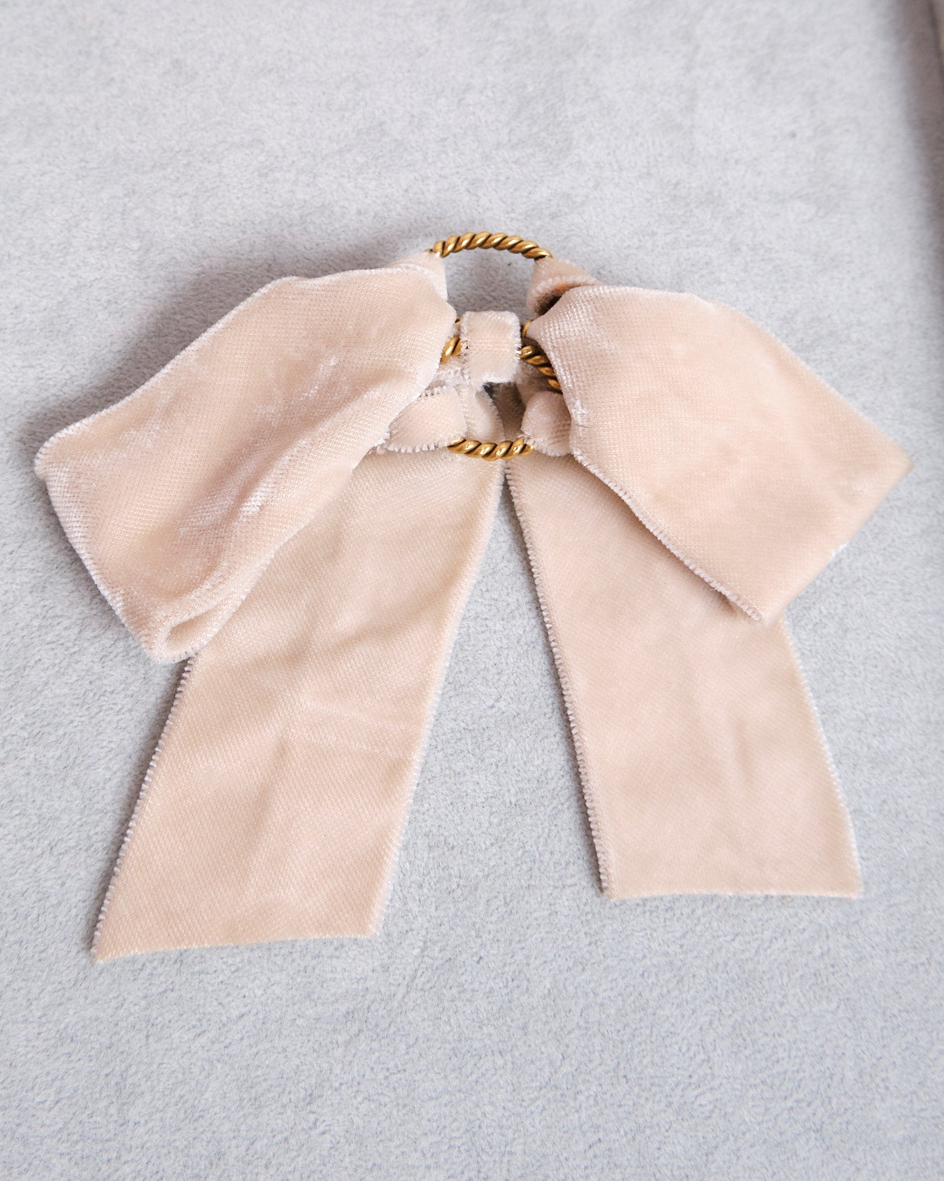 Barrette vintage en velours beige signée Arifior Creazioni