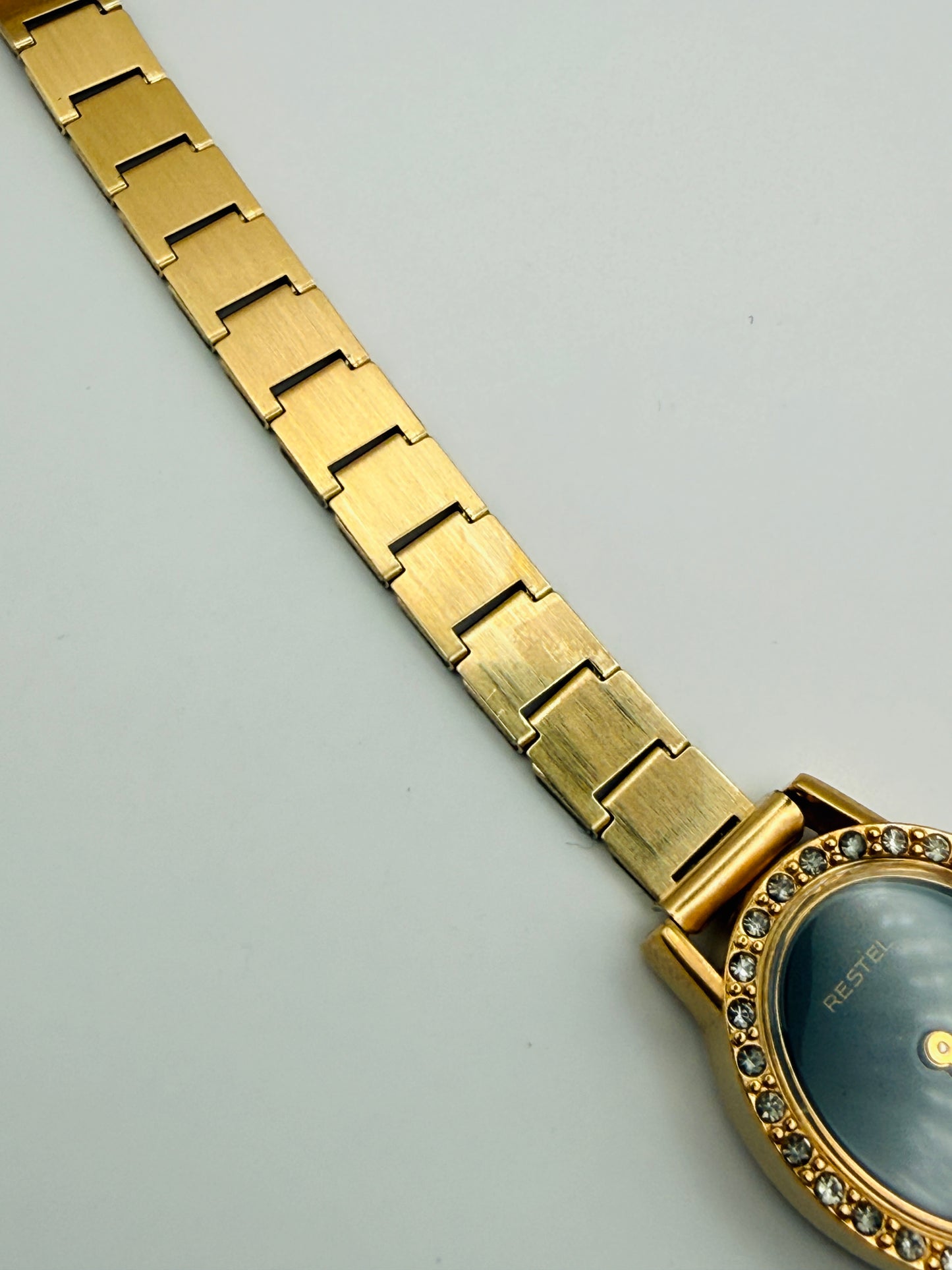 Montre mécanique vintage Restel Swiss