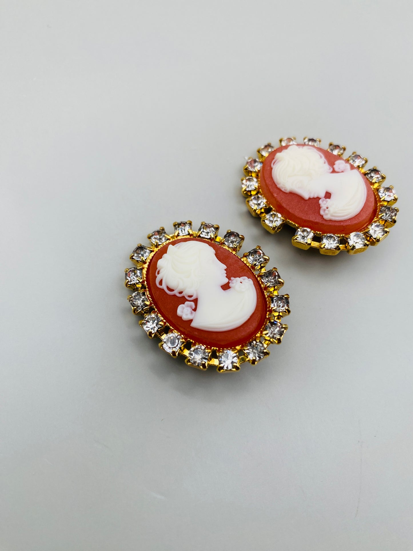 Vintage Italian cameo clip-on earrings – Le De Gaspar