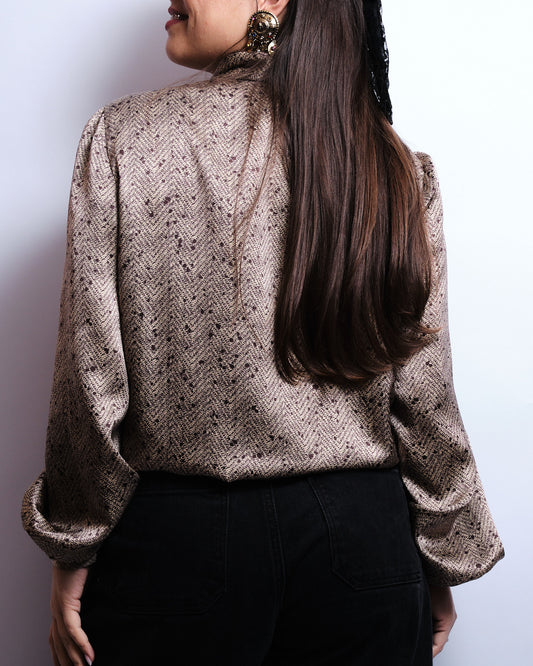 Chemisier vintage en soie – pièce couture faite main, lavallière élégante