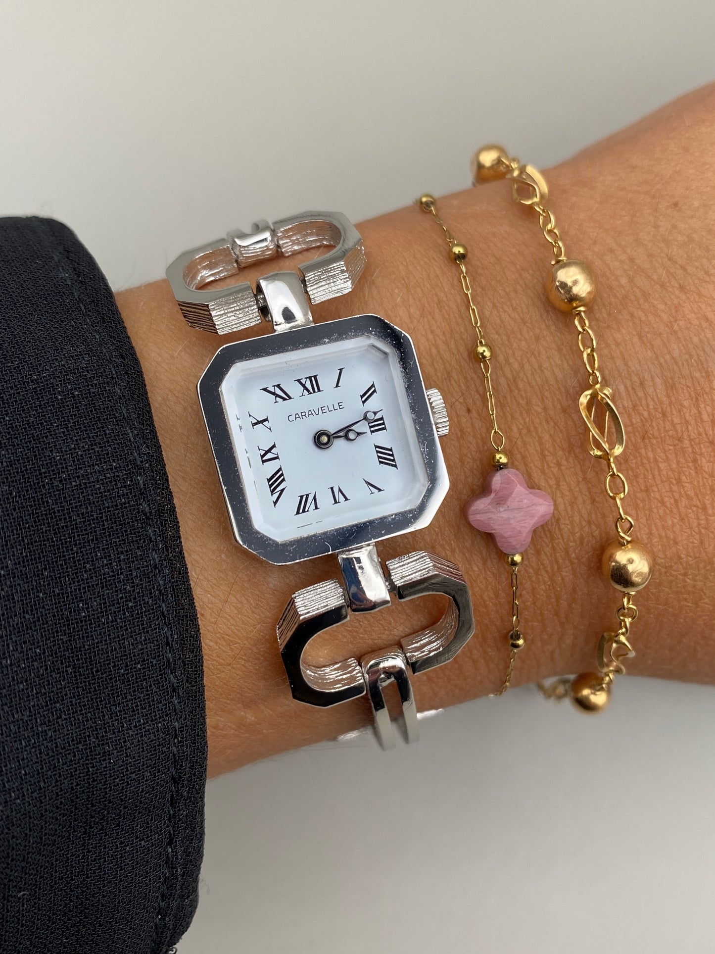 Montre Vintage Caravelle mécanique – Bracelet acier design géométrique 70s