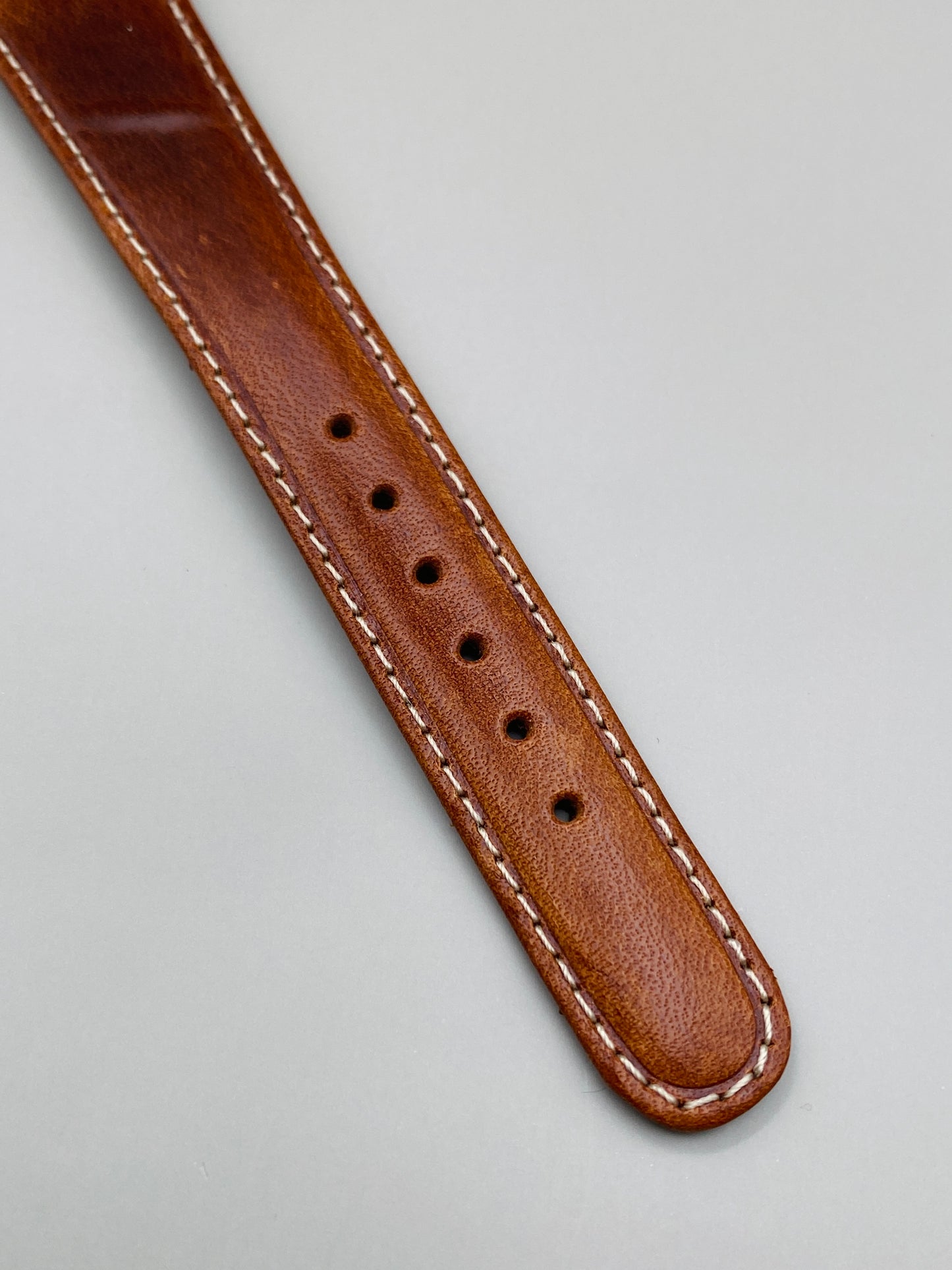 Montre Vintage Luxury Finest 80s – Mouvement automatique, dorée avec bracelet cuir neuf