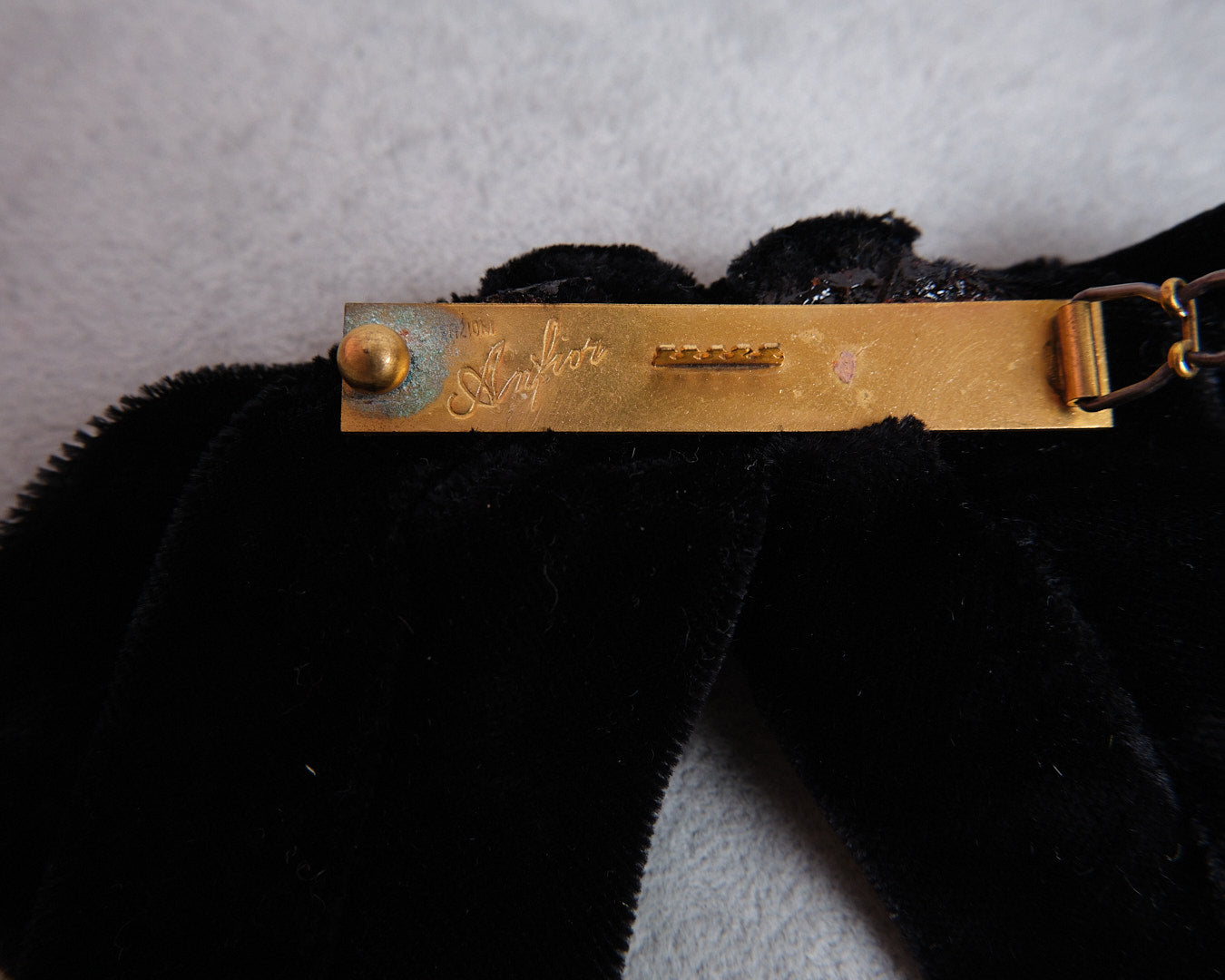 Barrette vintage en velours noir signée Arifior Creazioni