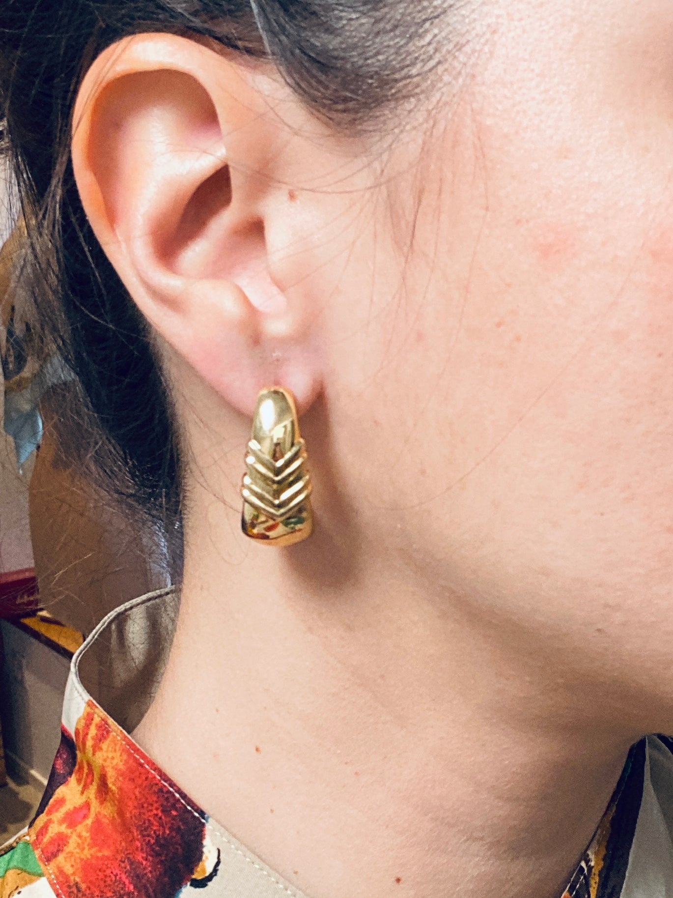 Boucles d’oreilles vintage Trifari – Sculpturales dorées