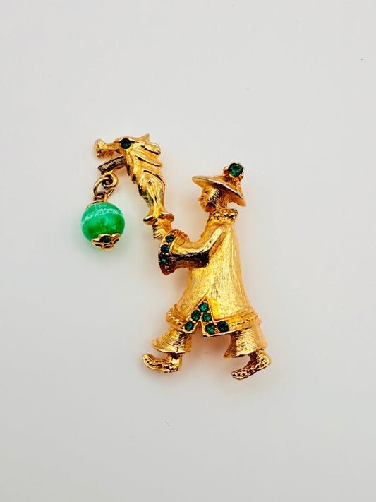 Broche vintage personnage asiatique et lanterne verte