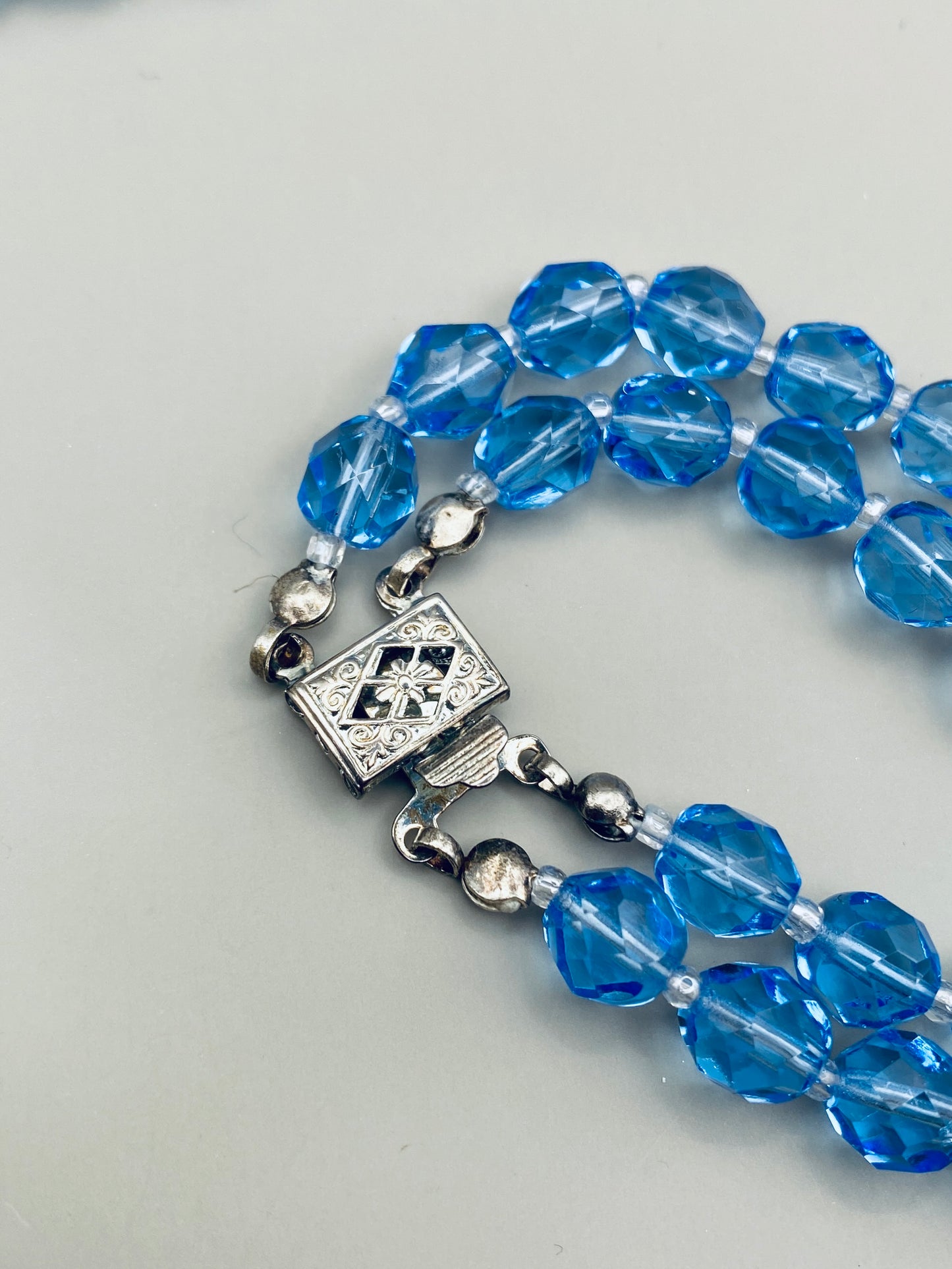 Collier Vintage en perles de verre bleues