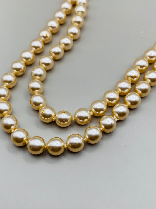 Collier vintage de perles fantaisie crème – fermoir torsadé doré