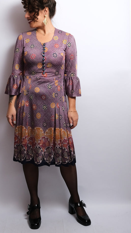 Robe Vintage Fait Main – Motifs Bohèmes 70s