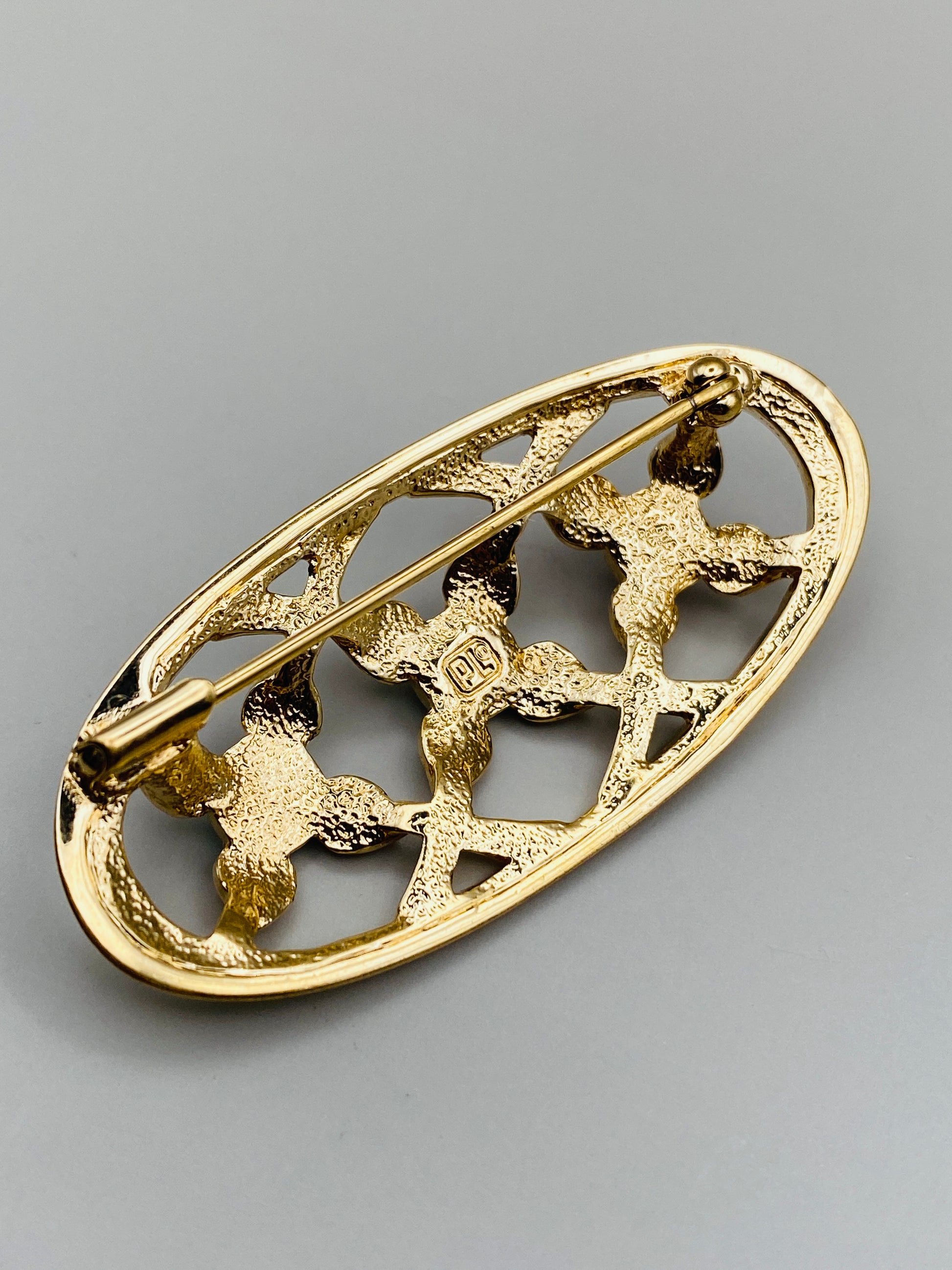 Broche vintage Afibel plaqué or? forme panier fleurs doré strass Broche vintage Afibel plaqué or? forme panier fleurs doré strass