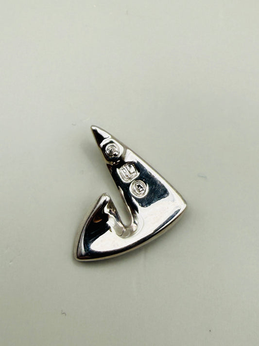 Boucles d’oreilles vintage sculpturales Pierre Lang – argenté satiné