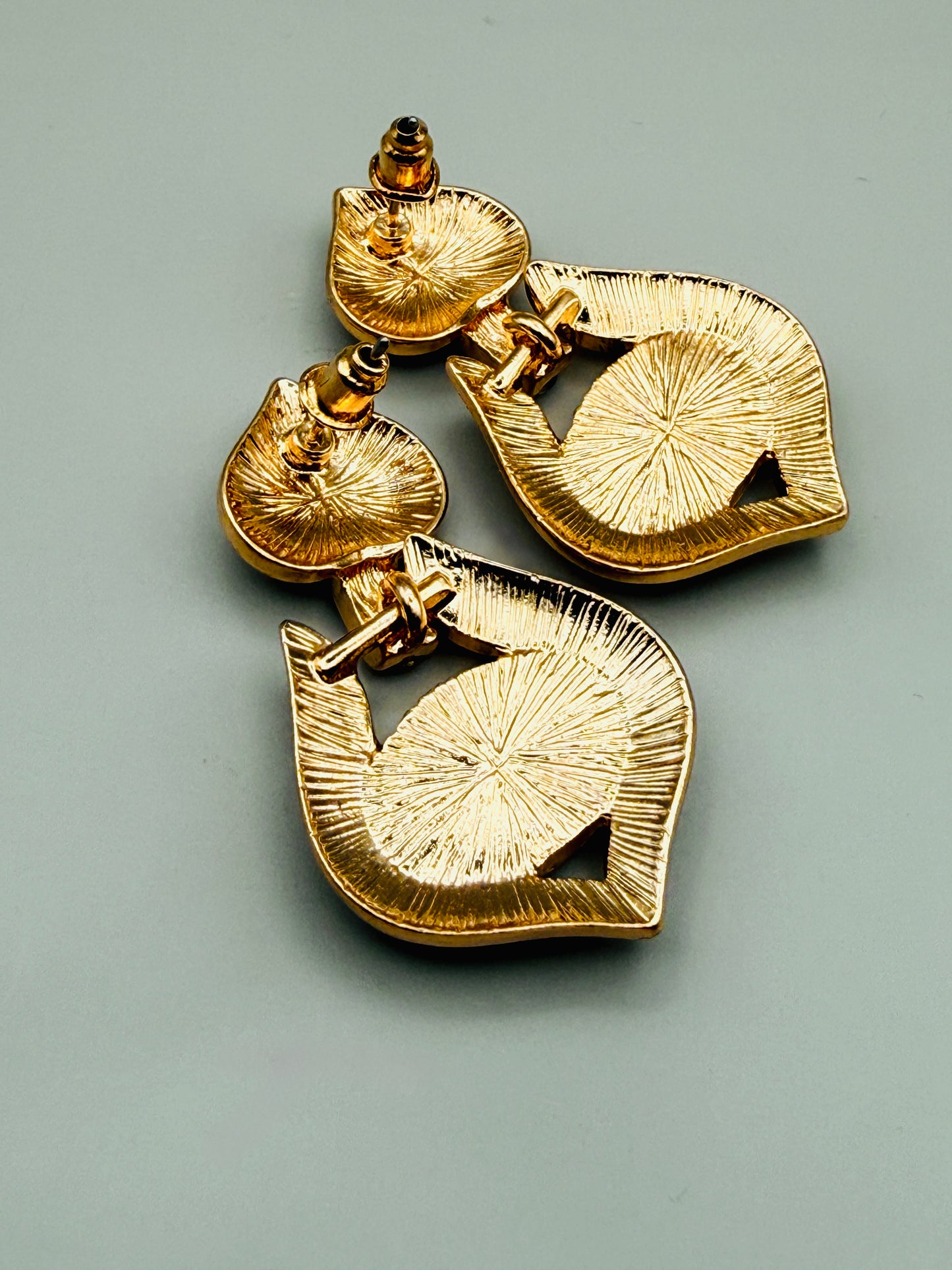 Boucles d’Oreilles Vintage Dorées — Esprit Couture