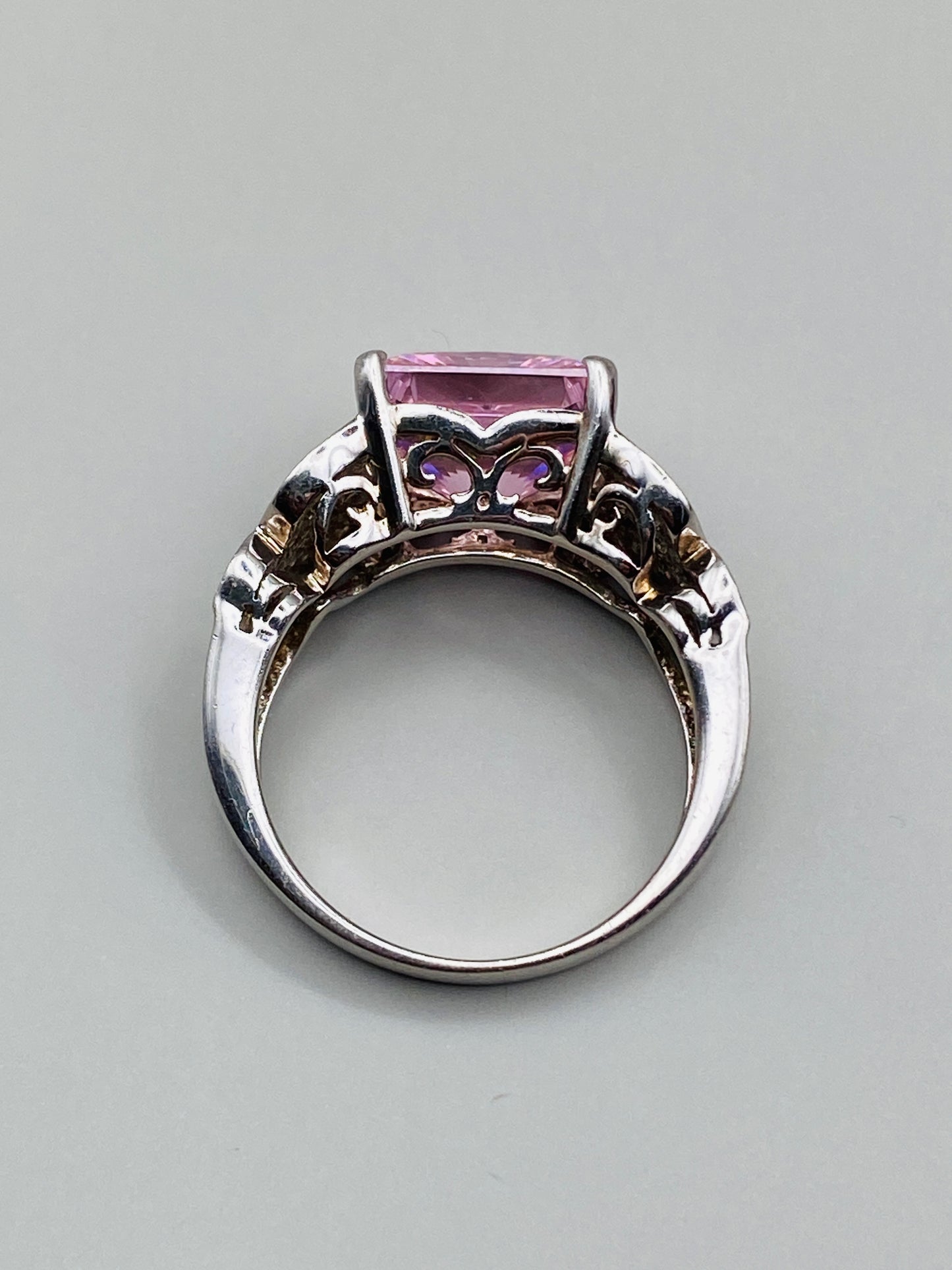 Bague cocktail en argent massif 925, pierre rose taille carrée, design statement
