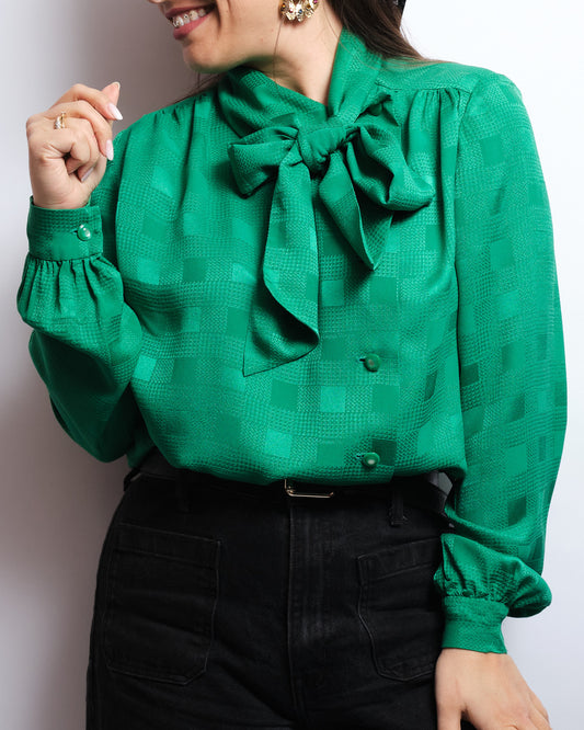 Chemisier couture en Soie tissu de chez Gianni Versace – lavallière, vert texturé