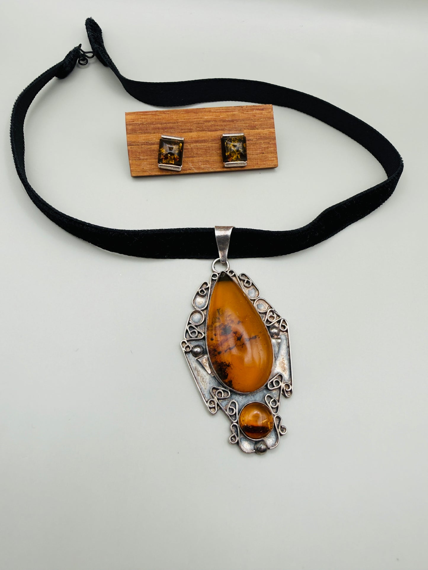 Ensemble vintage collier & boucles d’oreilles en argent – esprit ambré