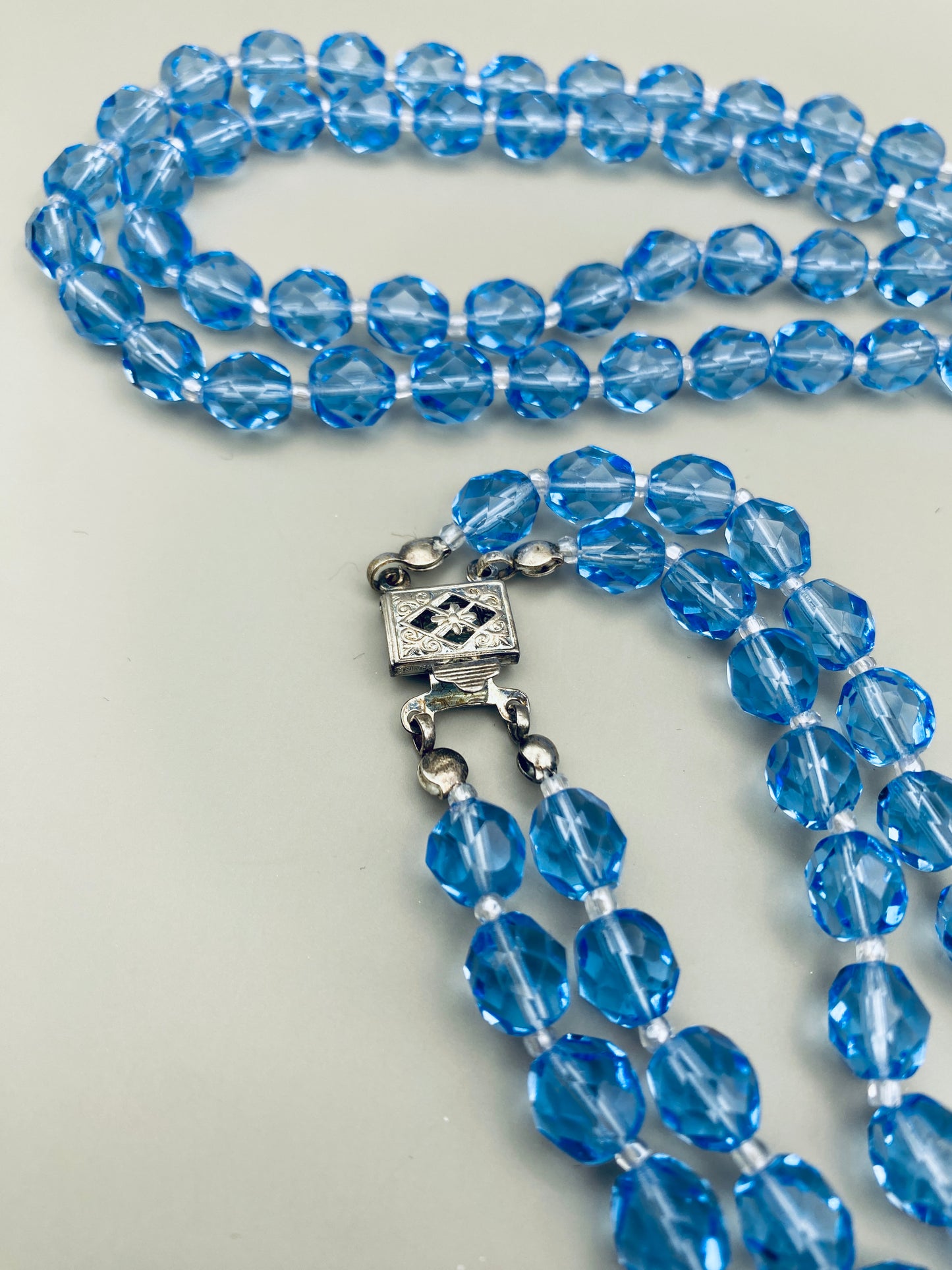 Collier Vintage en perles de verre bleues