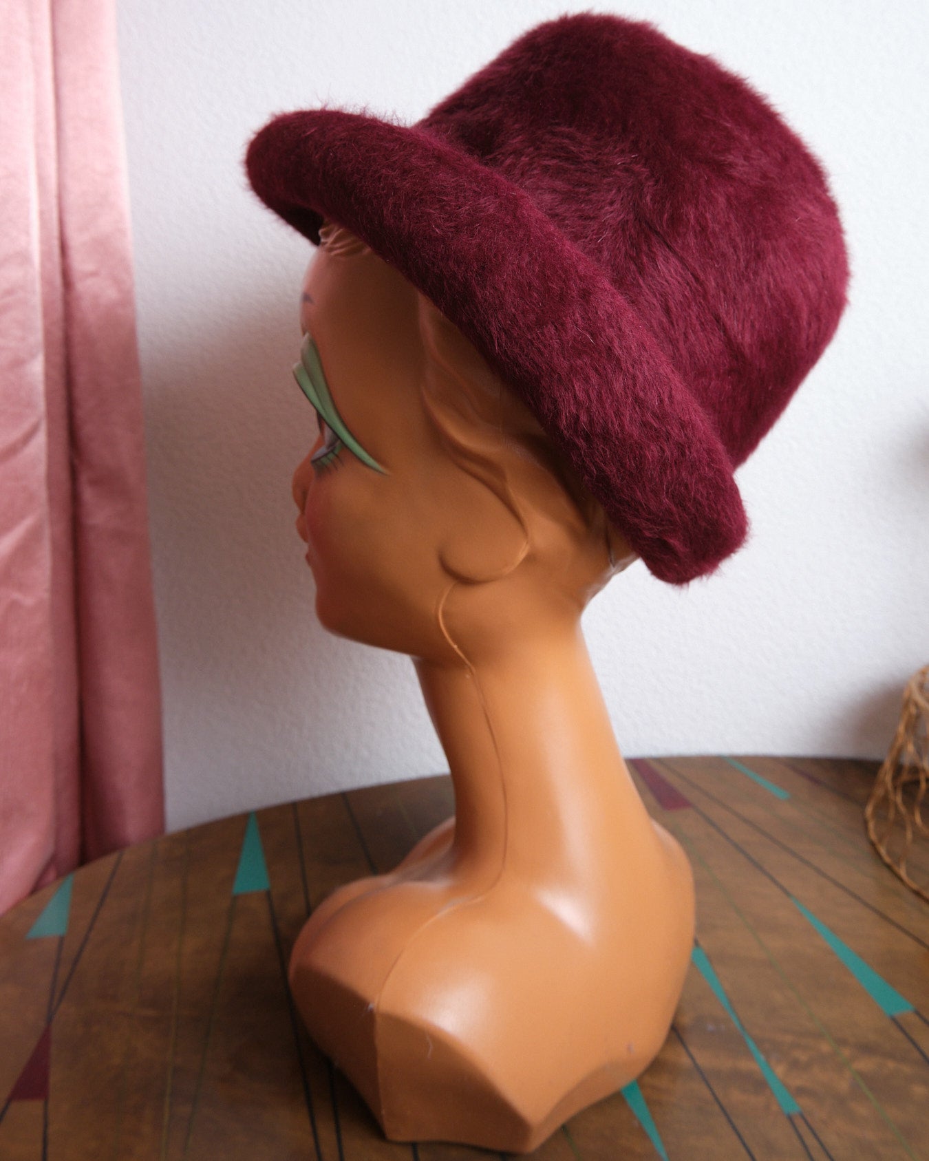 Chapeau vintage bordeaux effet angora