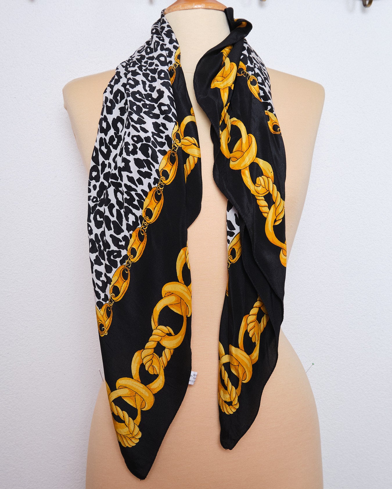 Grand foulard vintage 100% soie