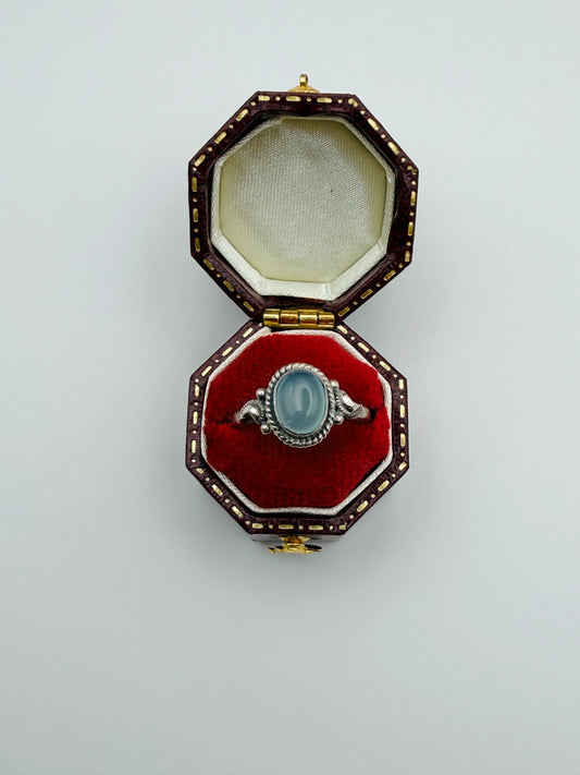 Bague vintage en argent et pierre bleu céladon