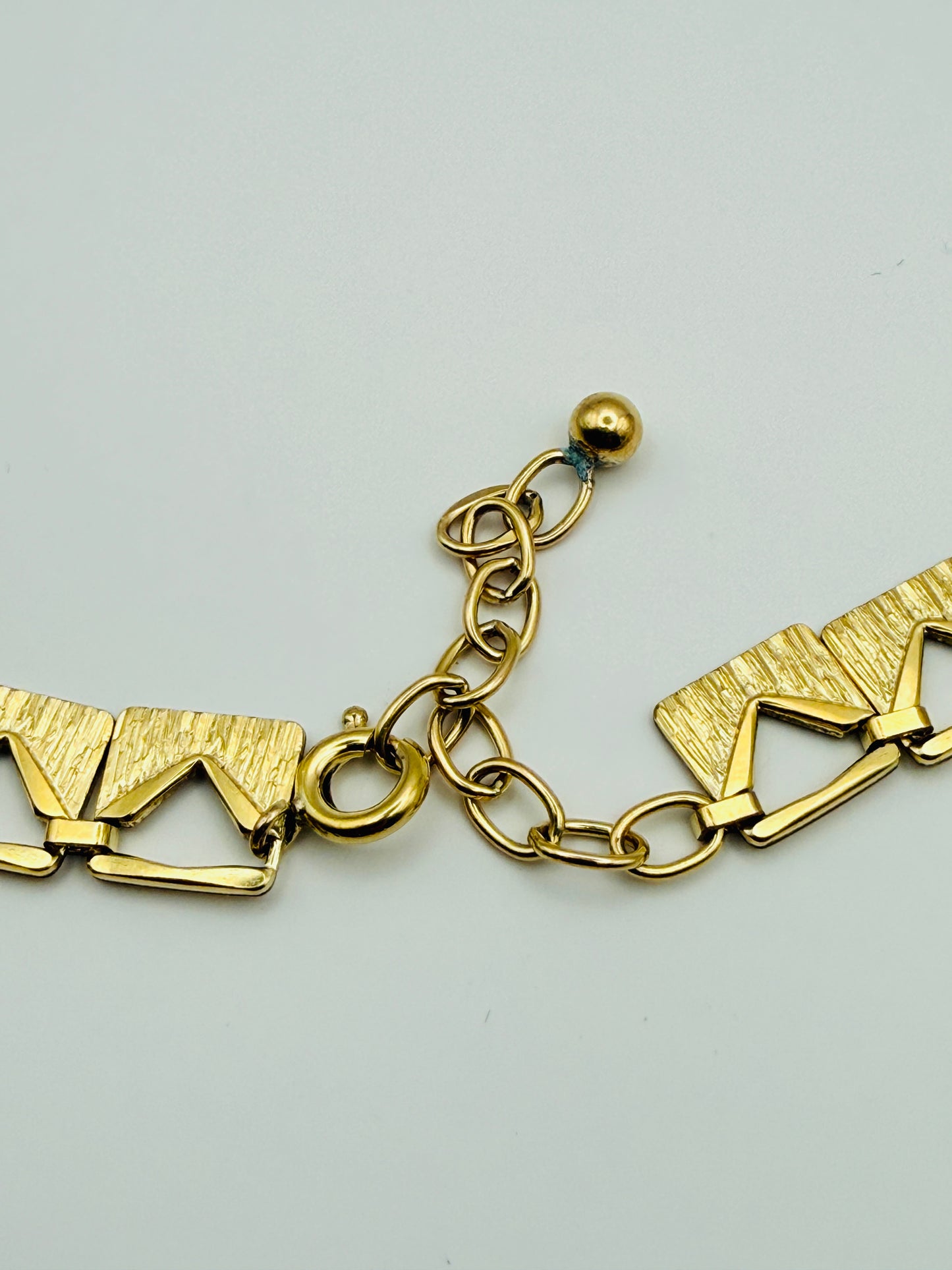 Collier ras-de-cou vintage géométrique doré