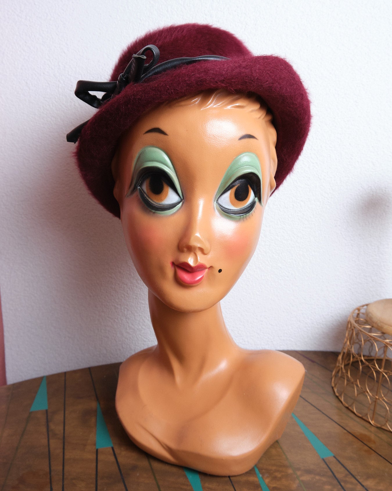 Chapeau vintage bordeaux effet angora