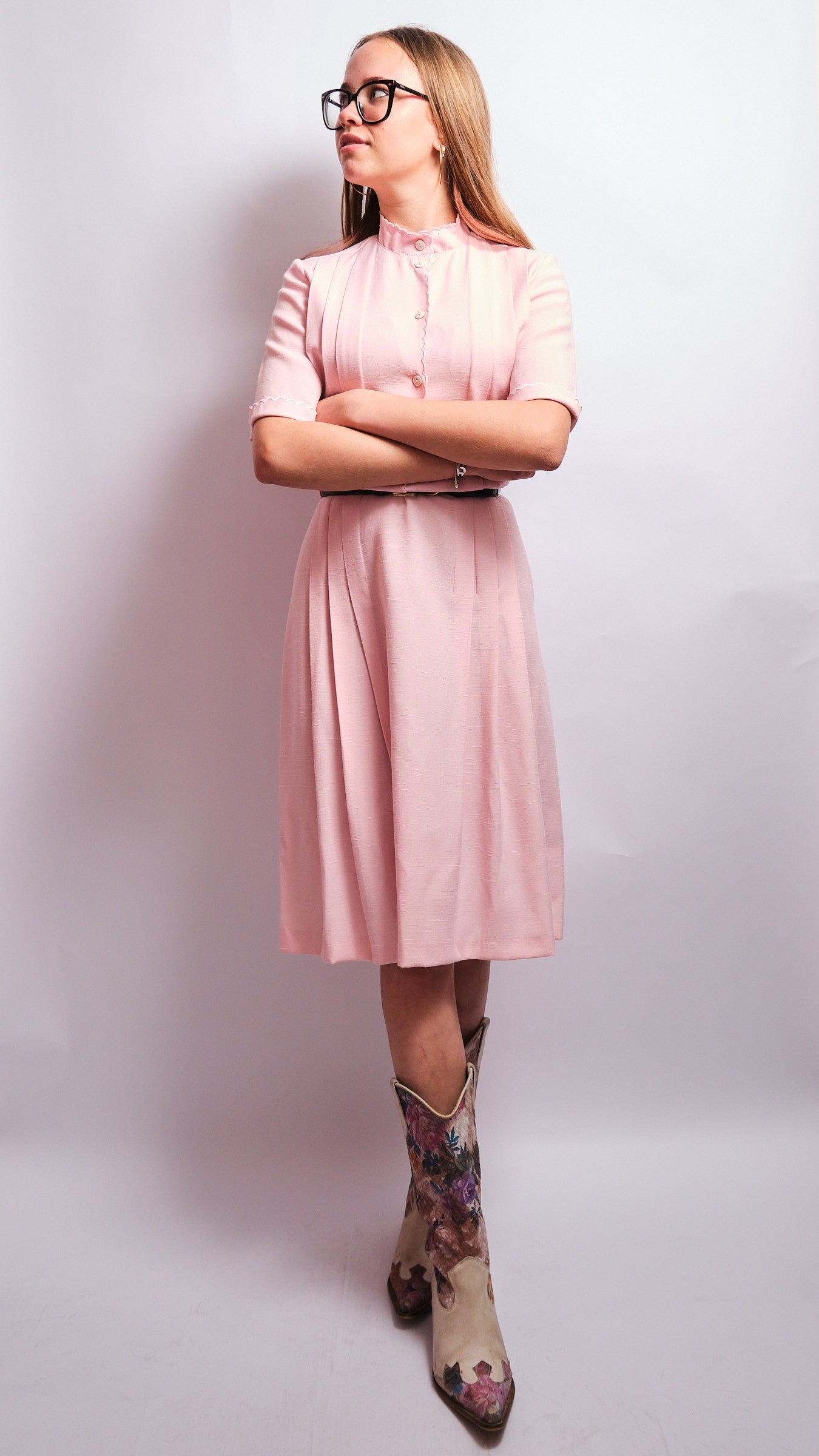 Robe vintage rose poudré 60s – romantisme délicat