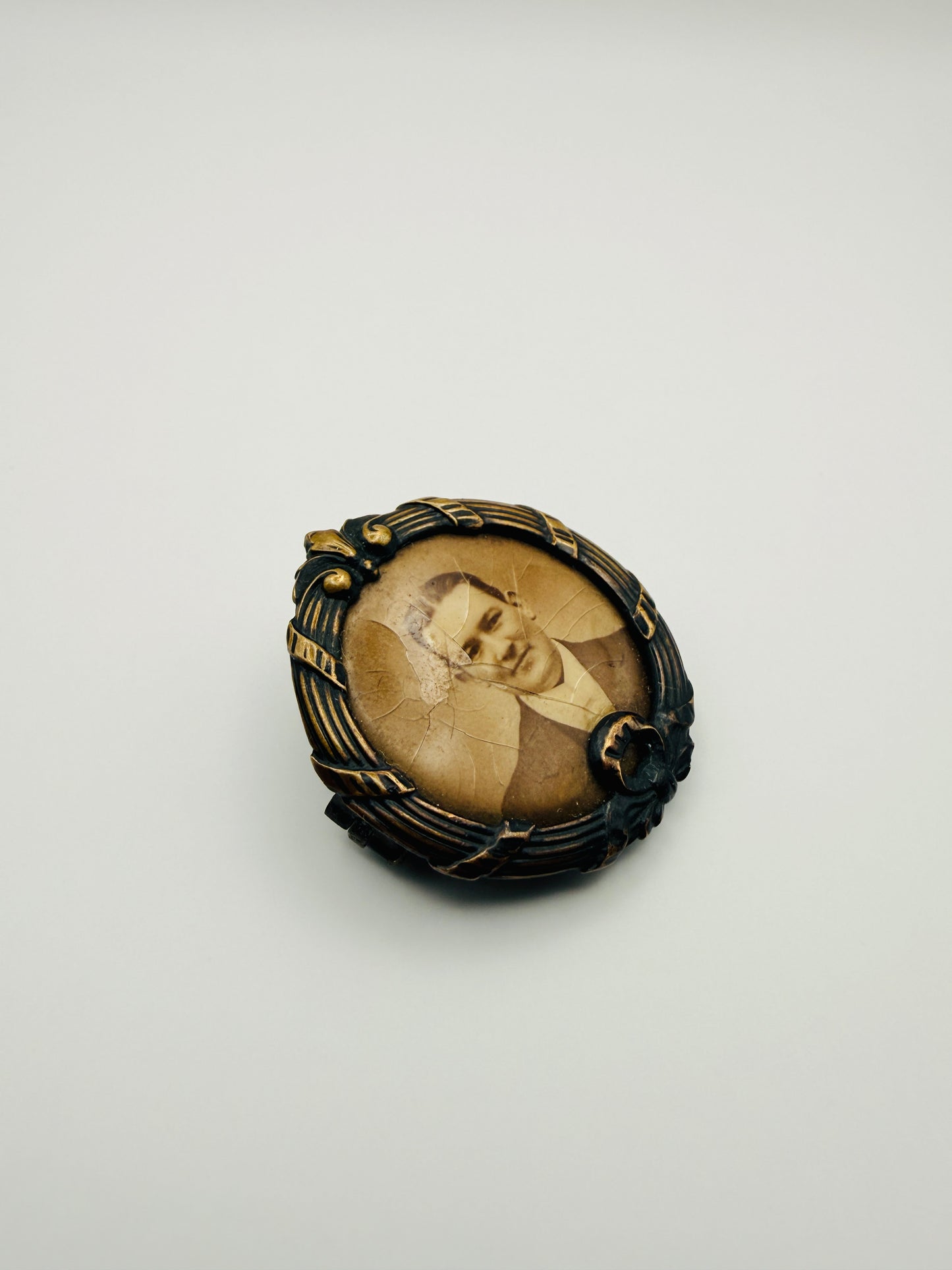 Broche médaillon photo ancienne vintage