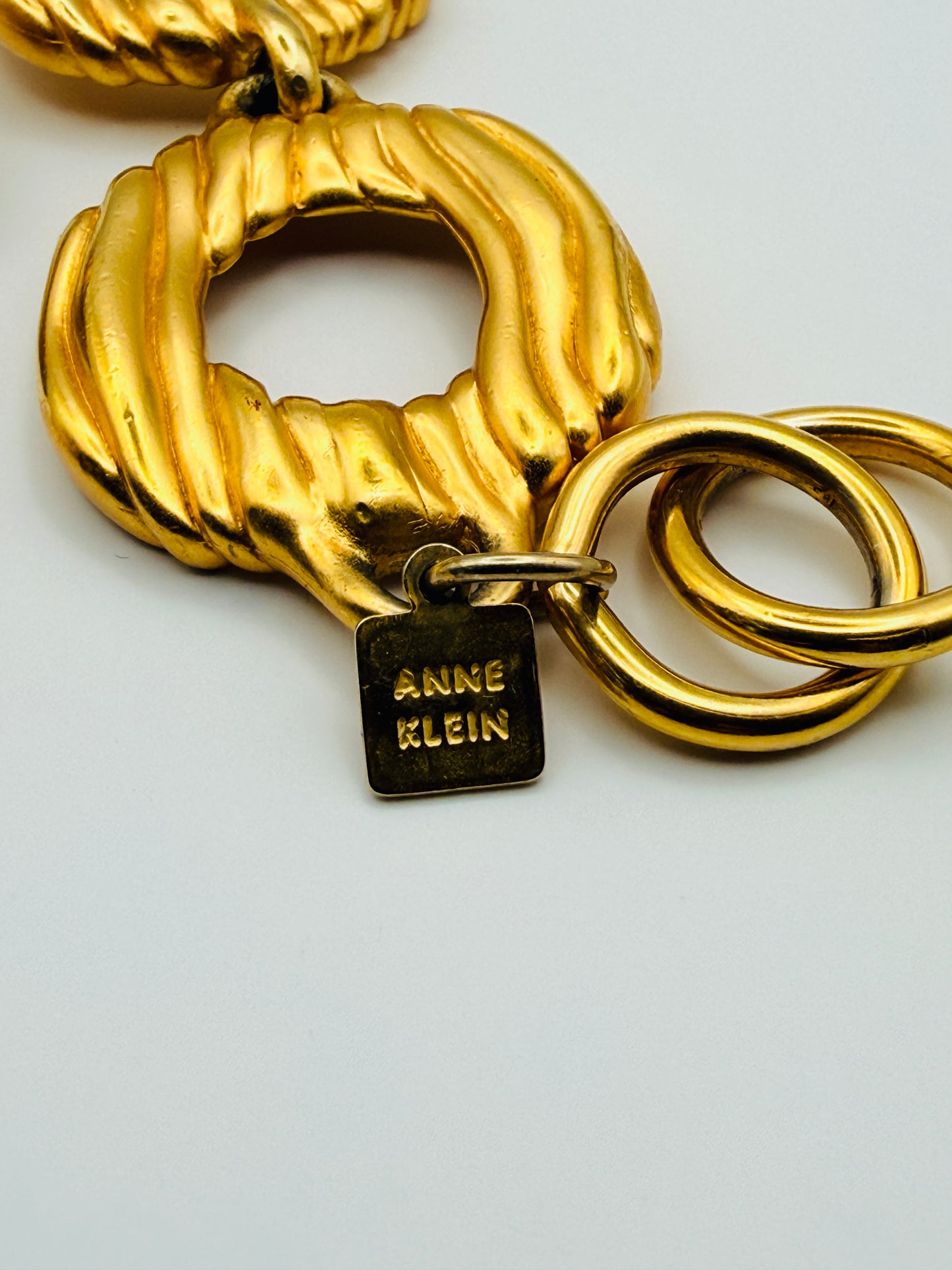 Parure vintage Anne Klein – Bracelet et boucles d’oreilles dorés