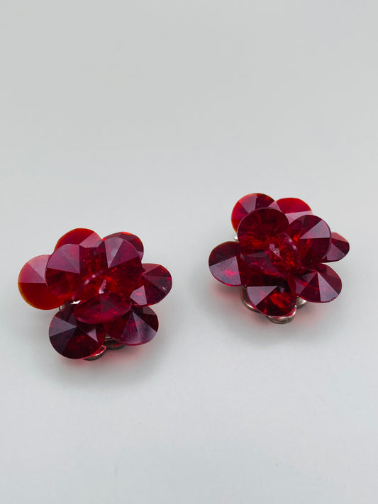 Boucles d’oreilles vintage clip – Fleur rouge facettée