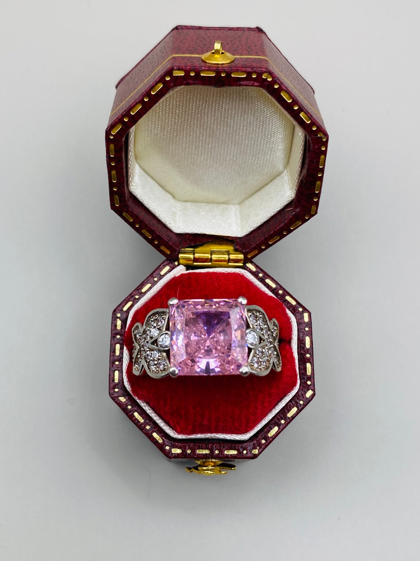 Bague cocktail en argent massif 925, pierre rose taille carrée, design statement