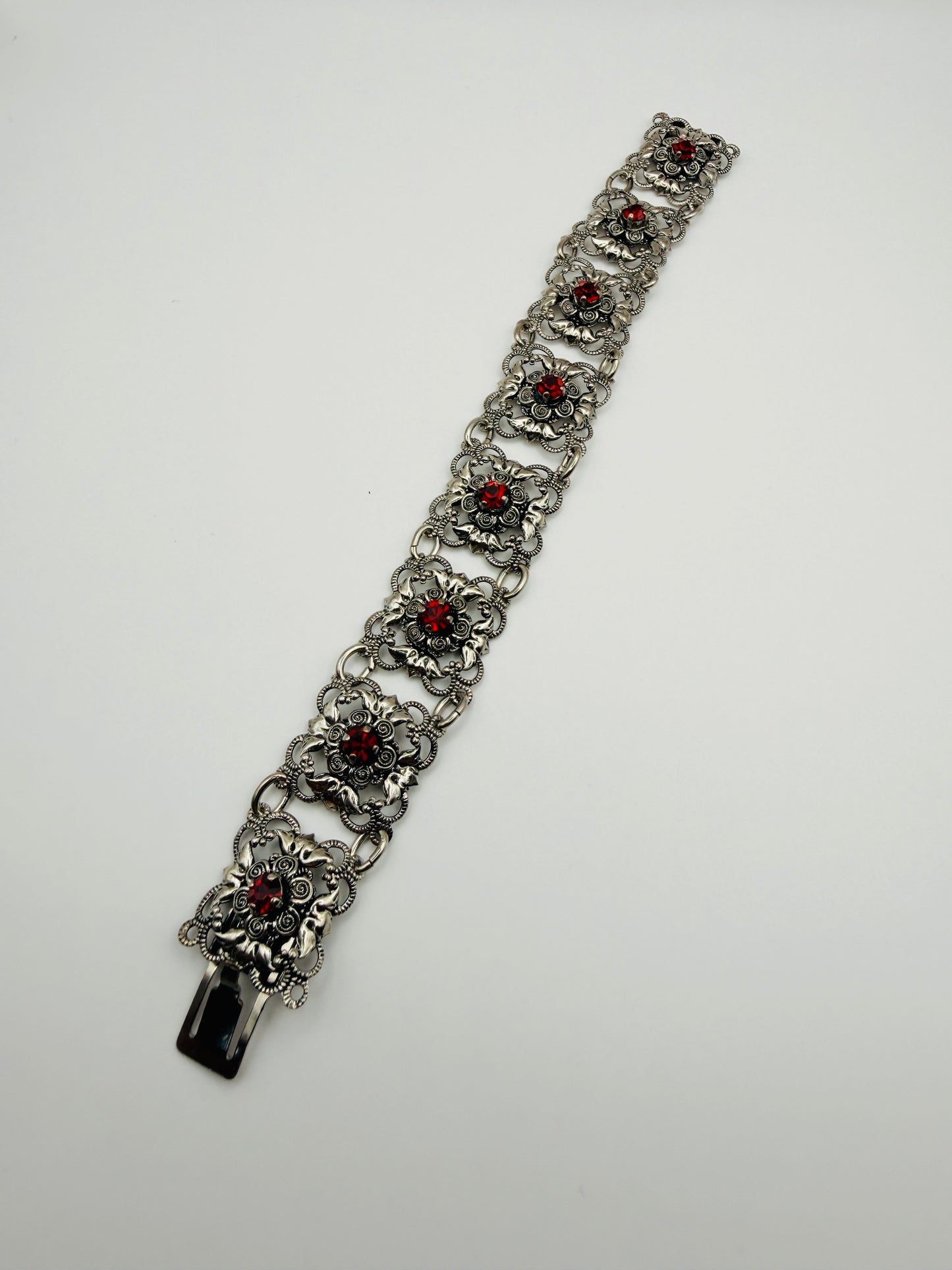 Bracelet vintage esprit grenat argenté