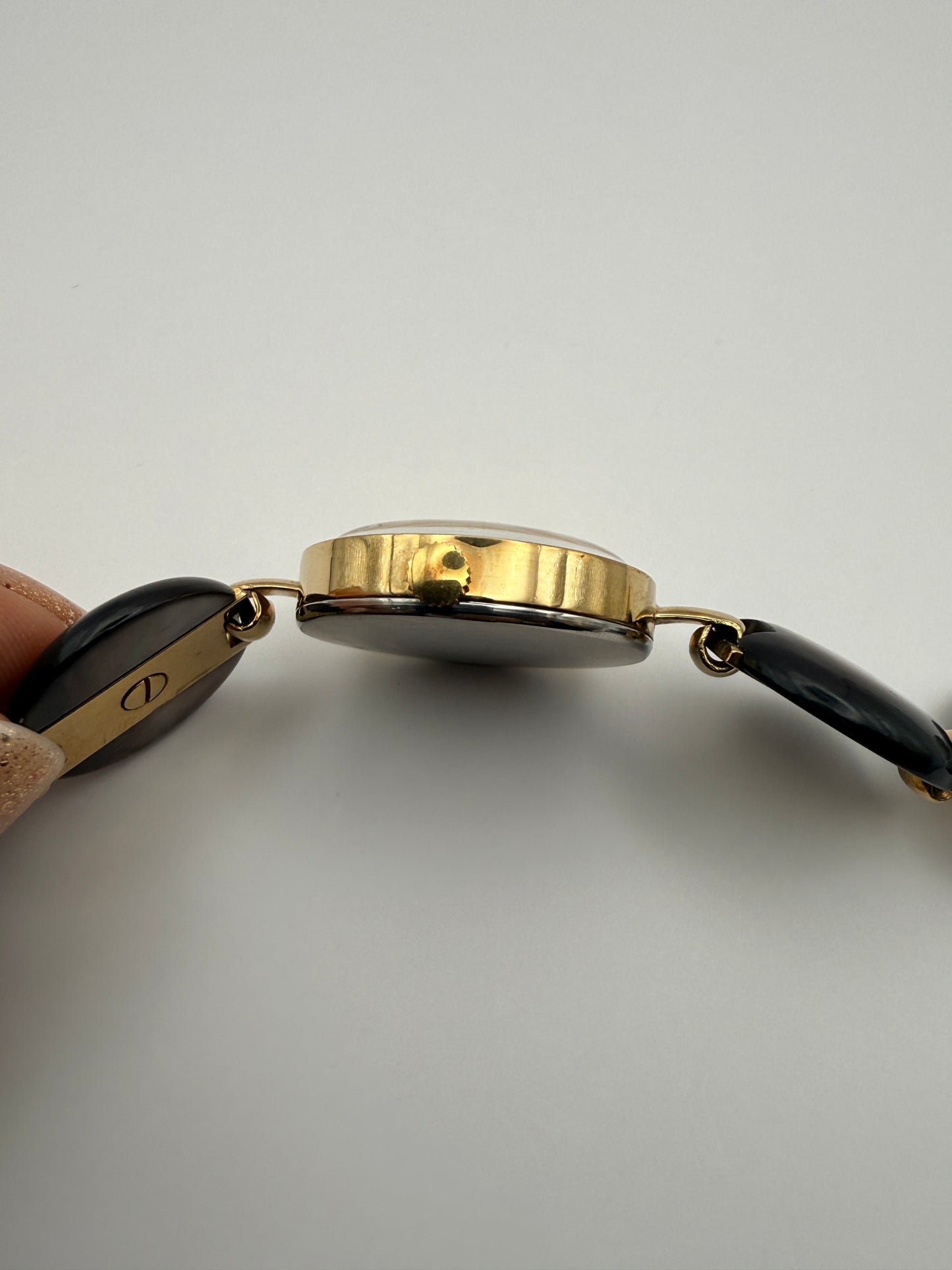 Montre Vintage Mondia Swiss Made – Mouvement mécanique – Plaqué or 10 microns