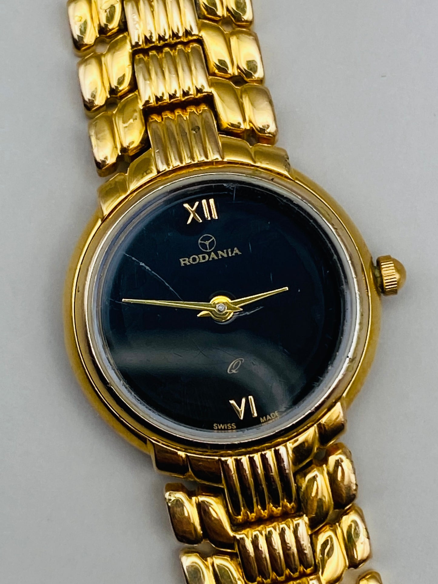 Montre Rodania vintage – montre-bijou dorée à bracelet articulé