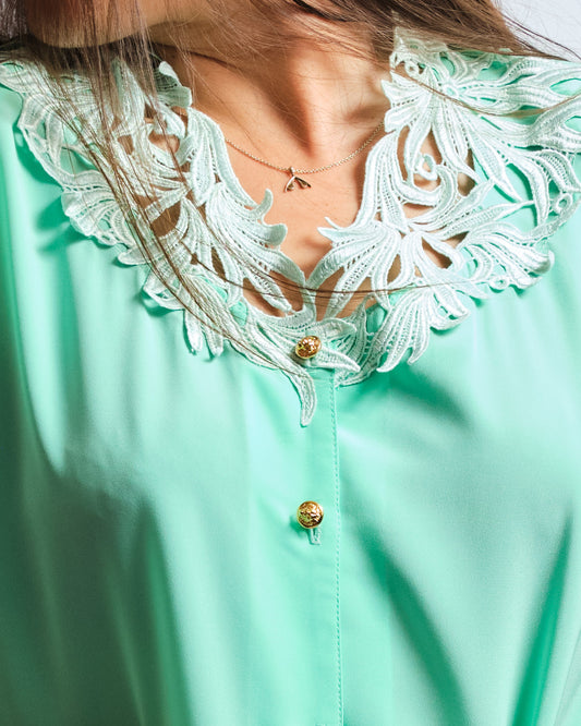 Chemisier vintage made in France — vert d’eau pâle et détails couture