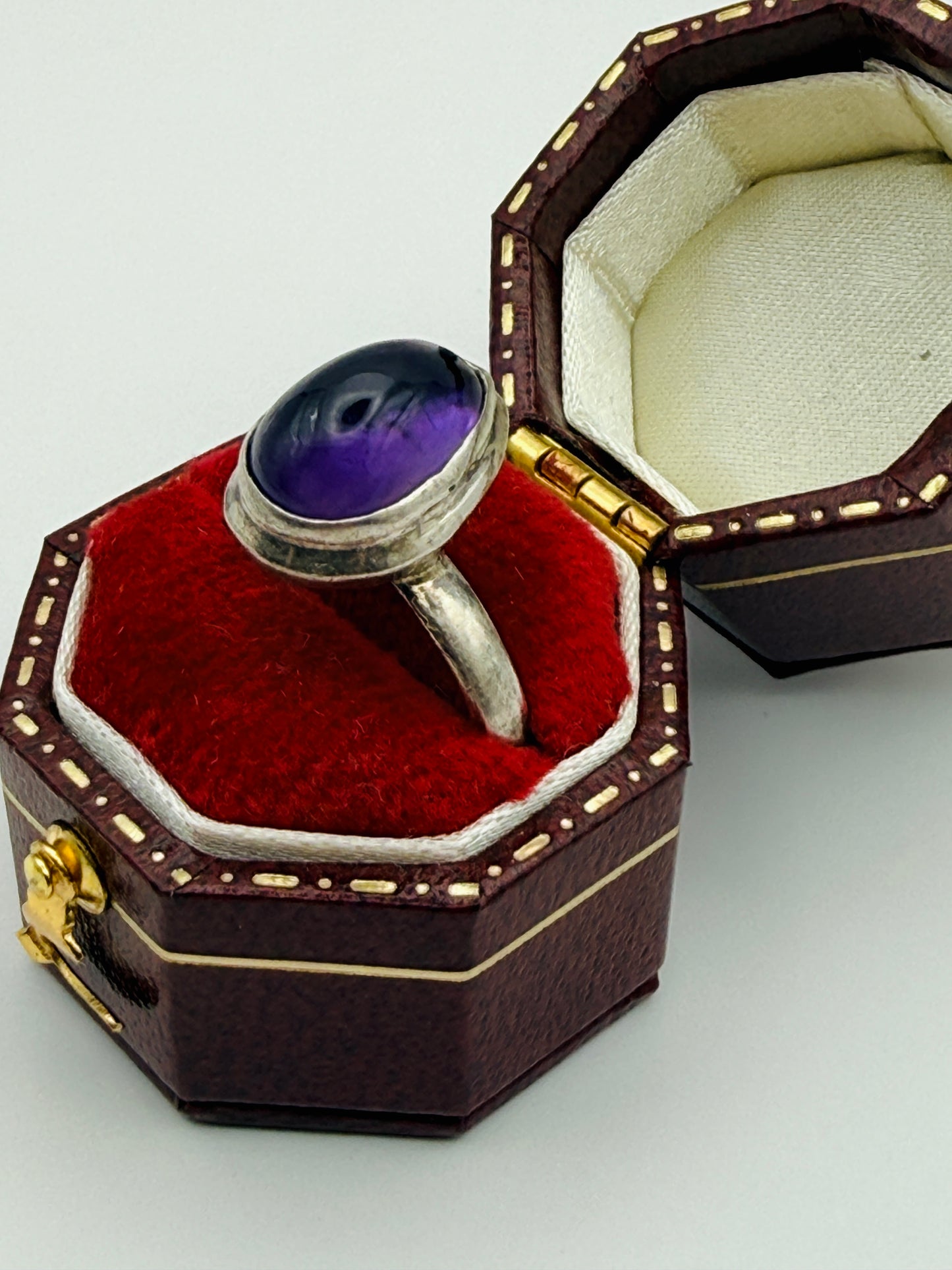 Bague vintage argentée et cabochon