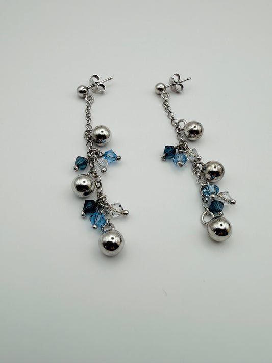Boucles d’oreilles pendantes argent 925 et cristaux bleus