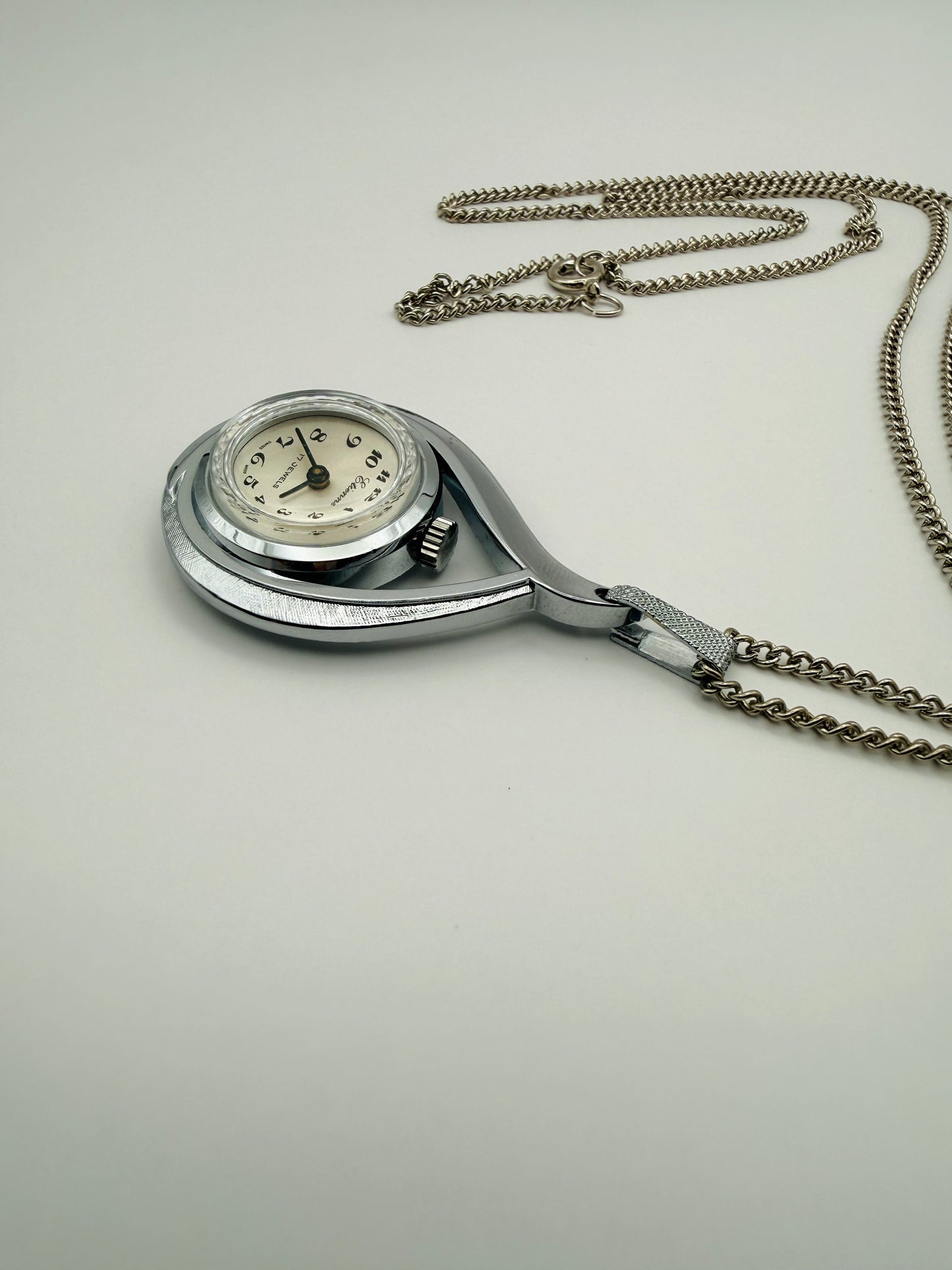 Pendentif-montre vintage Etienne – 17 rubis – Swiss Made
