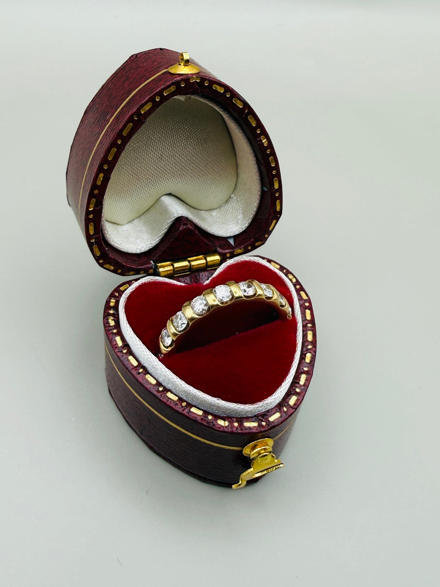 Alliance vintage tour complet diamants en or 18 carats (Full Eternity)