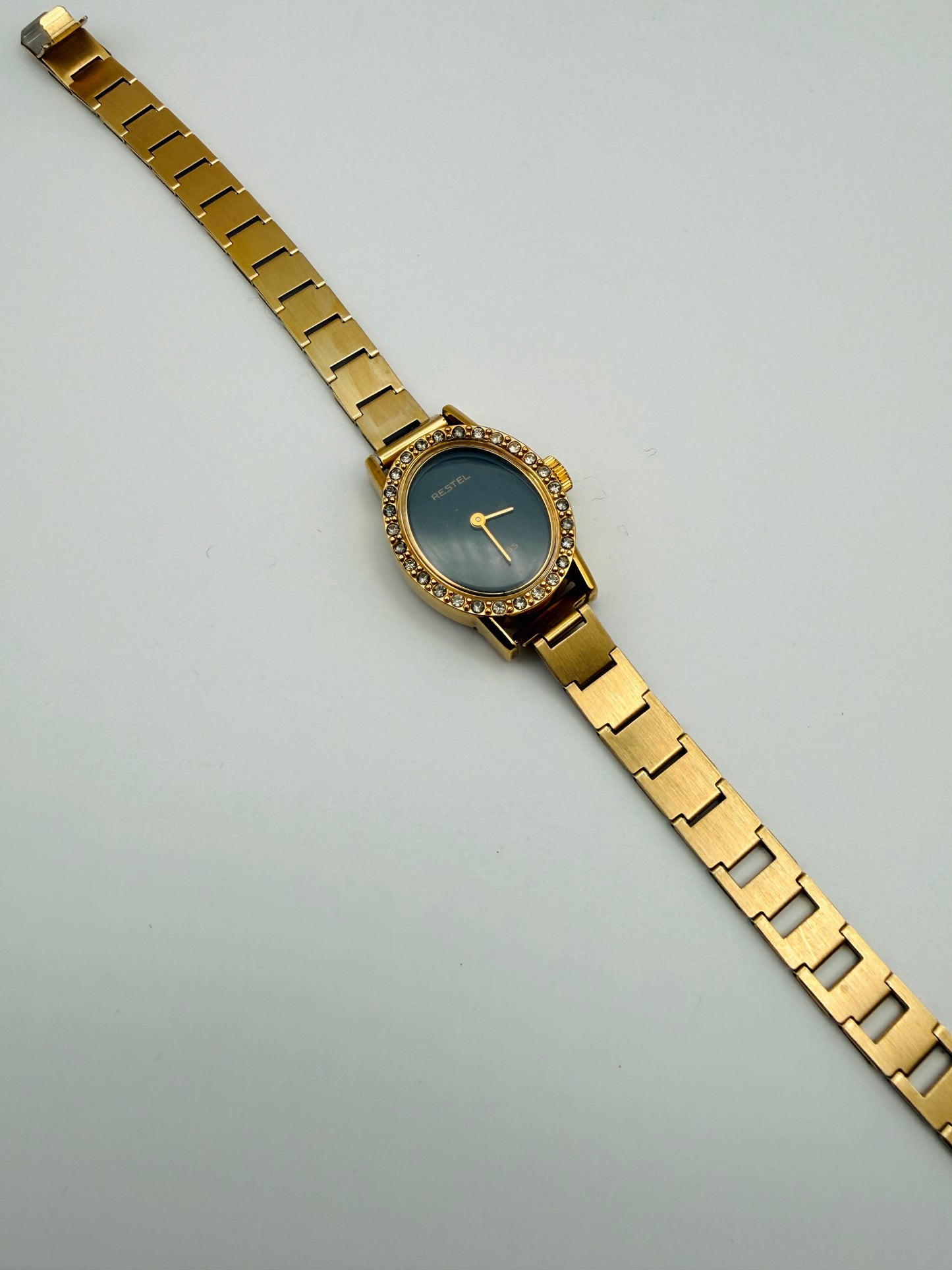 Montre mécanique vintage Restel Swiss