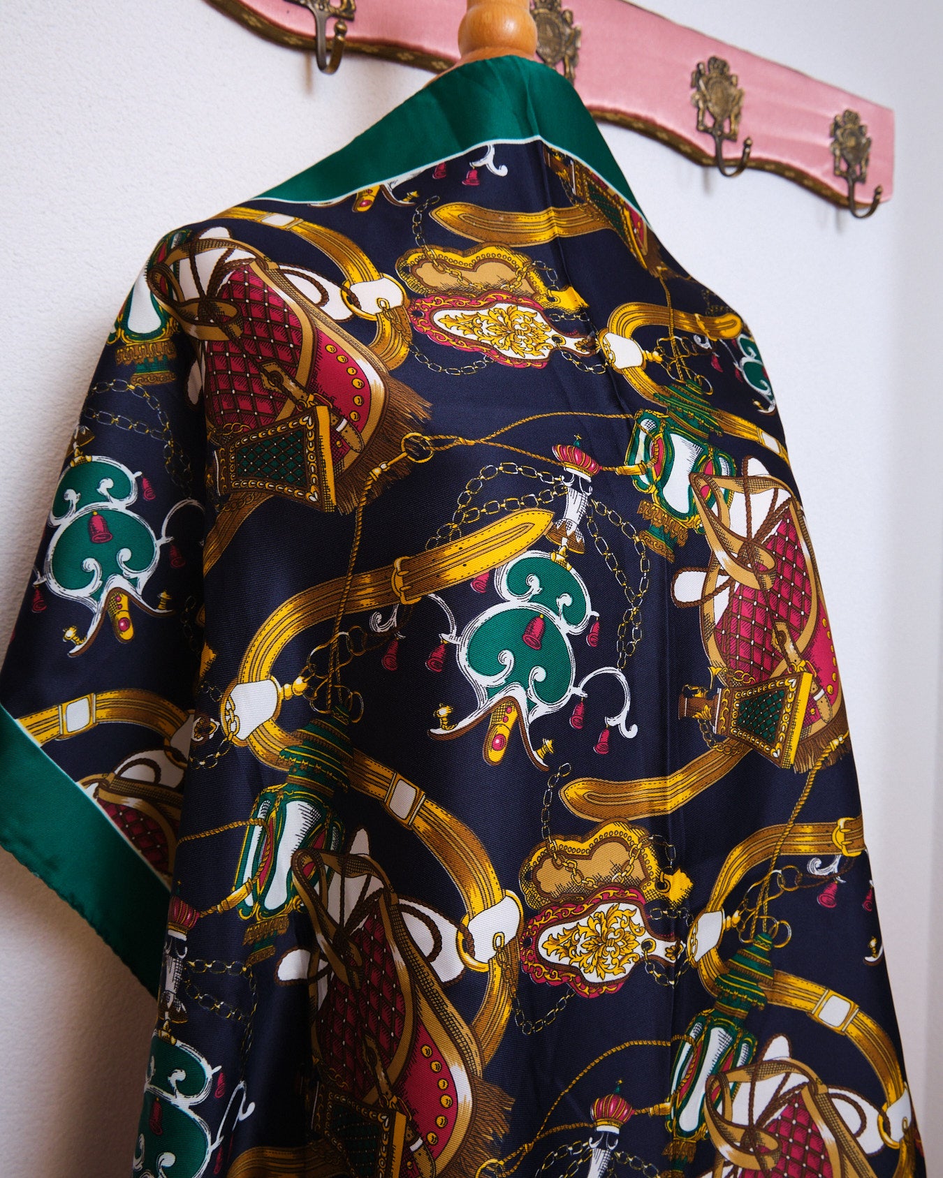 Grand foulard vintage BECQUET en polyester satiné